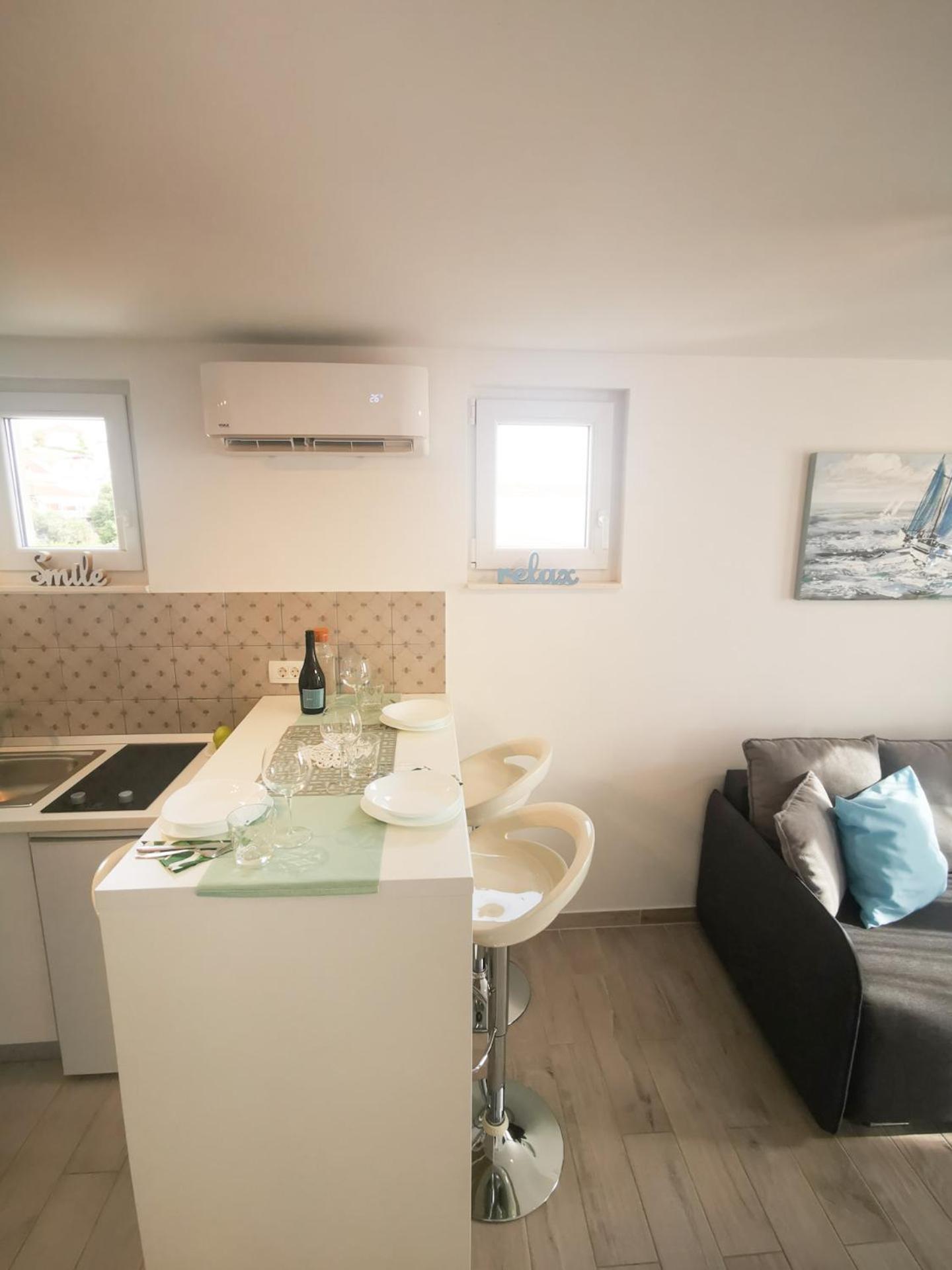 Rita Apartments - Sea-View Apartment 2Plus1 Tučepi Eksteriør bilde